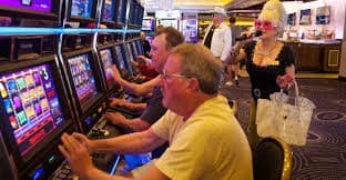 jeker123 Slots နှင့် Card Games
